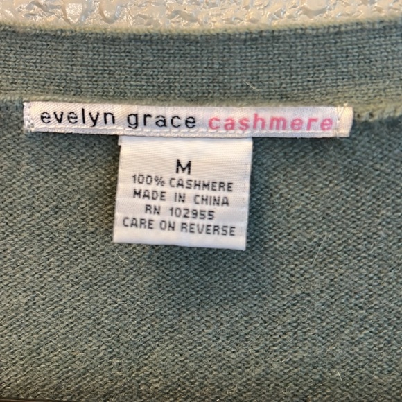 100% Cashmere Cardigan - Picture 2 of 4